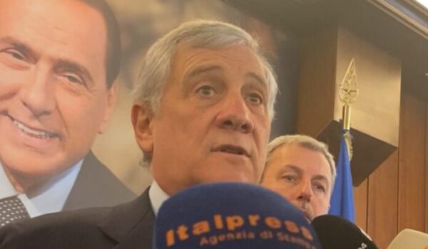 Israele, Tajani “Ho chiesto prudenza e di evitare escalation”