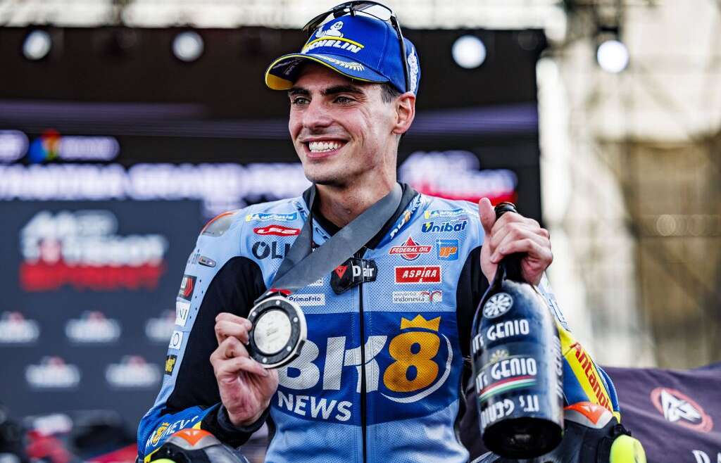 Aldeguer vince in Indonesia, infortunio alla clavicola per Marc Marquez