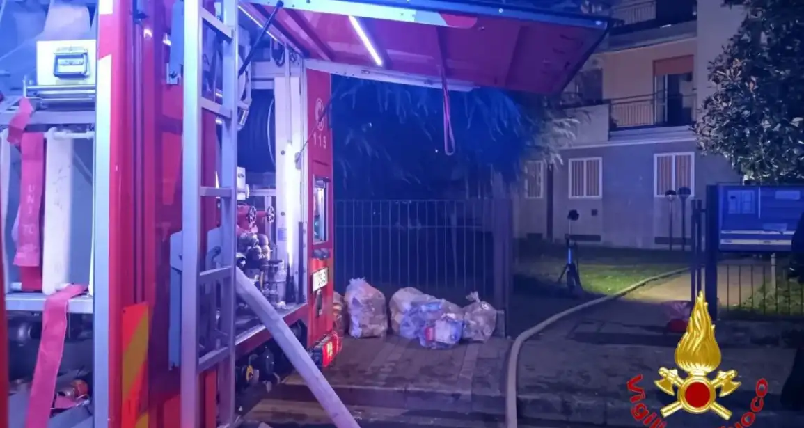 Incendio in un condominio nel Milanese, morti tre componenti famiglia