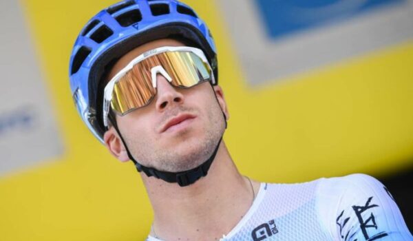 Groenewegen vince la terza tappa del Tour de France